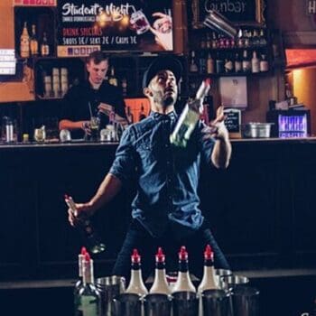 Flairbartendingkurse, flairbartending, kurse, Magie, fliegenden Flaschen, jonglierenden Flairtender